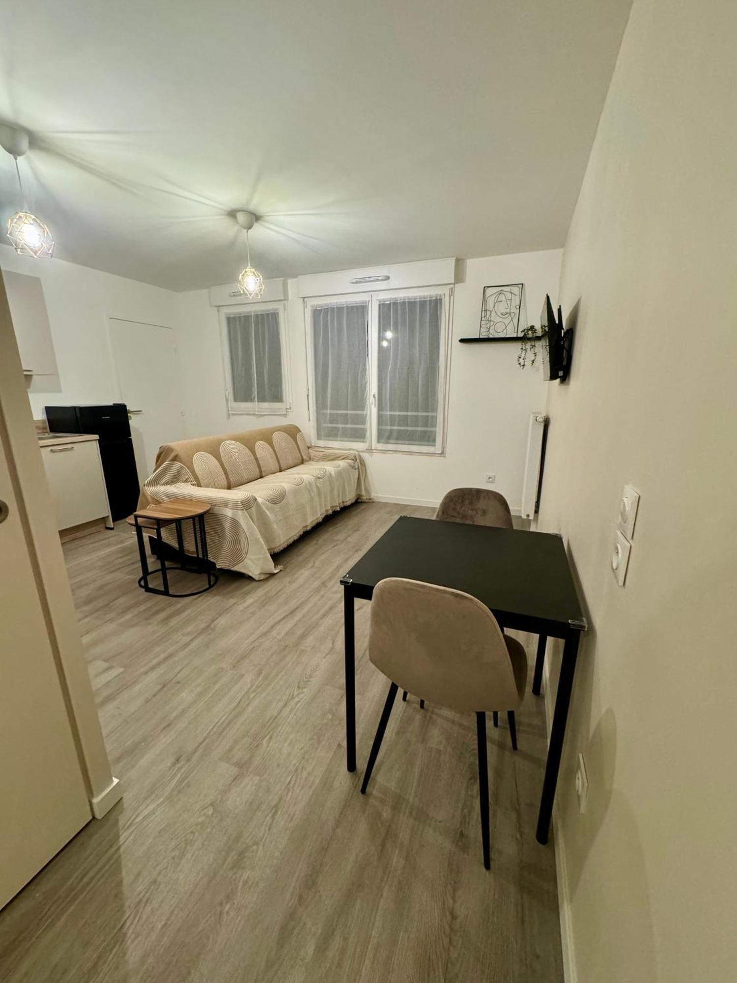 Studio Moderne Et Tout Equipe, Proche Du Rer, Paris & Aeroport D'Orly En 20 Min, Lit Bebe Sur Demande Vitry-sur-Seine Eksteriør billede