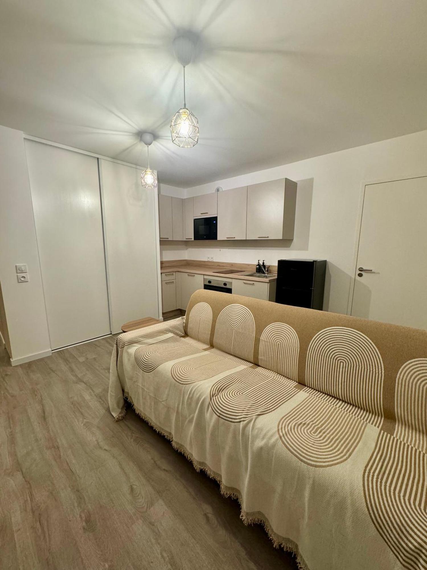 Studio Moderne Et Tout Equipe, Proche Du Rer, Paris & Aeroport D'Orly En 20 Min, Lit Bebe Sur Demande Vitry-sur-Seine Eksteriør billede